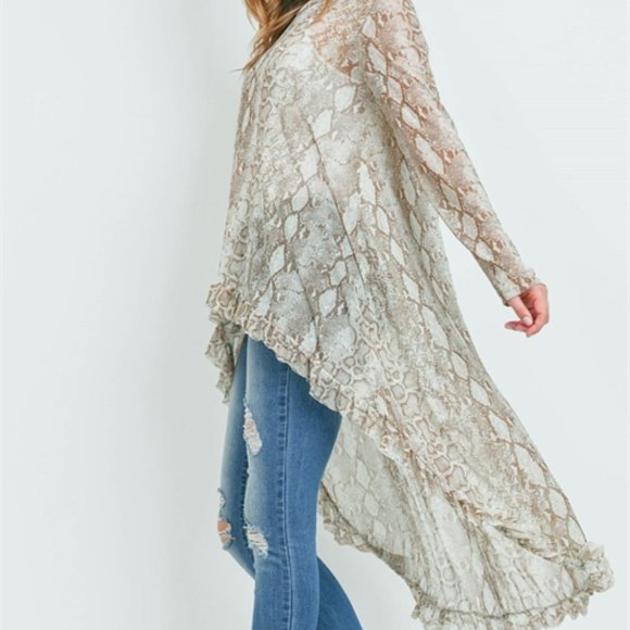 SNAKE PRINT HI-LOW flowy Top - Picture 5 of 5
